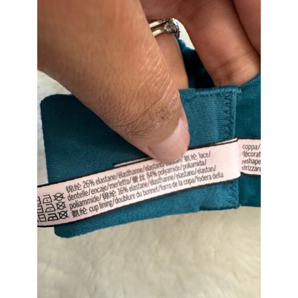 Victoria’s Secret Body by Victoria Teal Lace Demi Bra 34DDD - Picture 6 of 6
